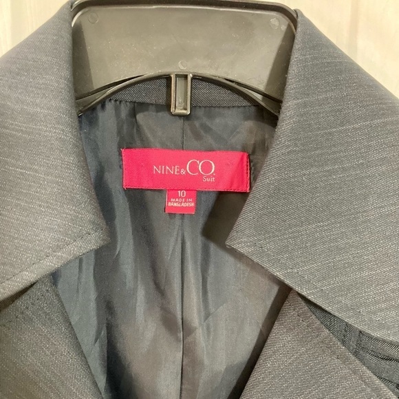 Nine & Co. Blazer, Charcoal Grey, Size 10. EUC - Picture 3 of 13